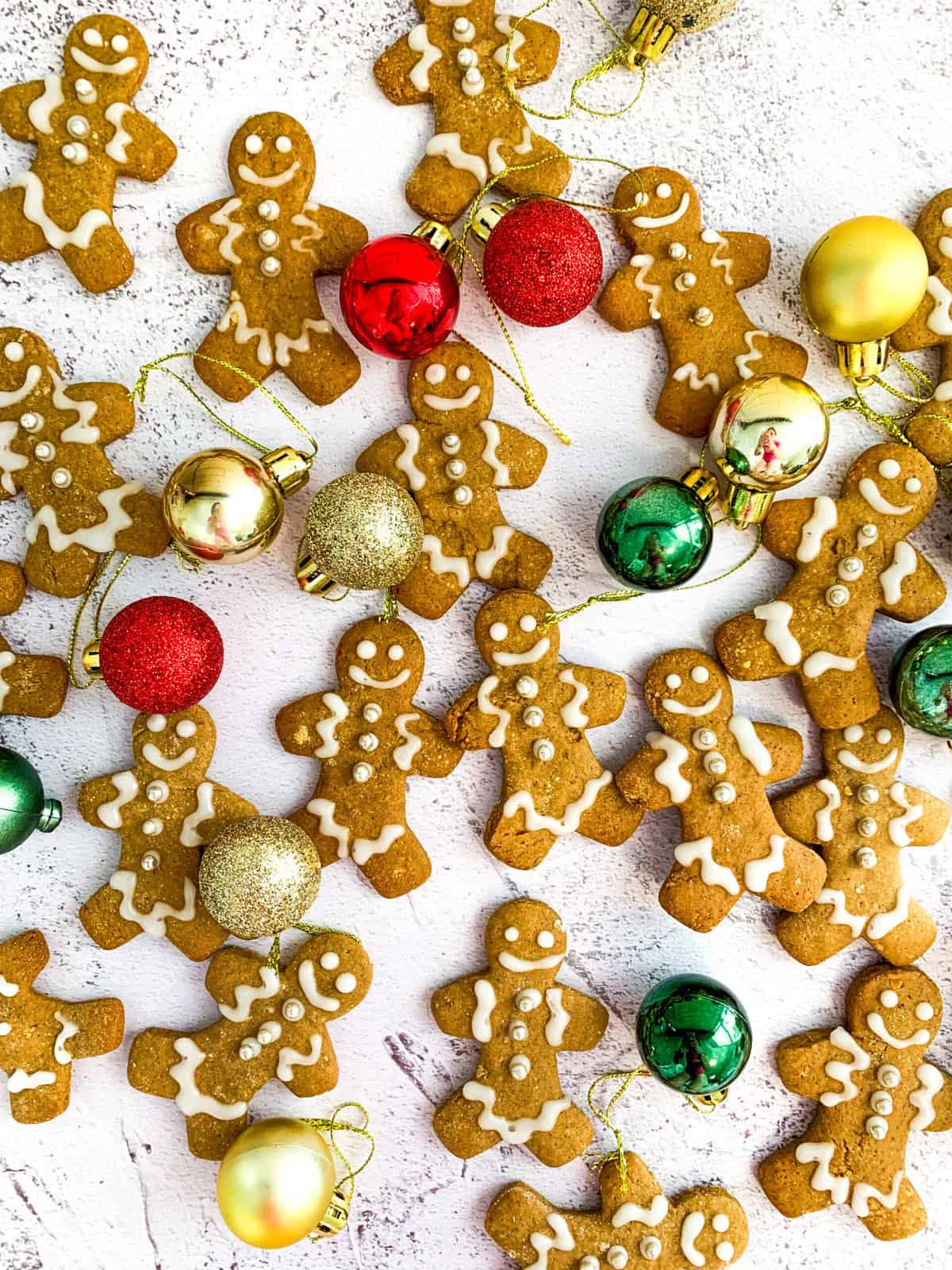 Easy Gingerbread Biscuit Recipe with Icing - Athlete Lunchbox